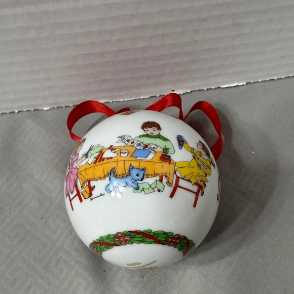 Hutschenreuther Christmas Ball Ornament Children Design Gift Vtg 1999 Limited - Picture 7 of 16